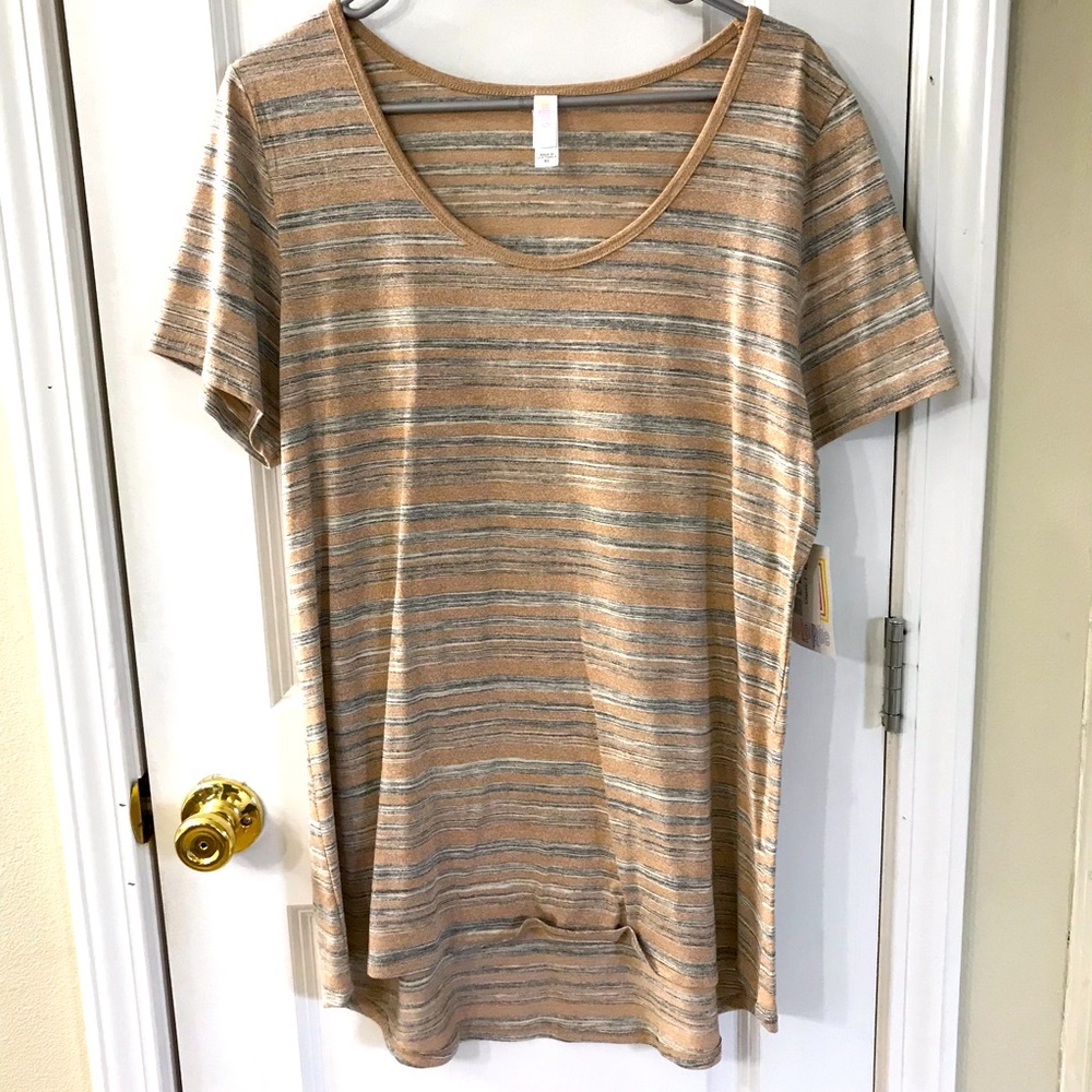 NWT LulaRoe Classic Tee XL